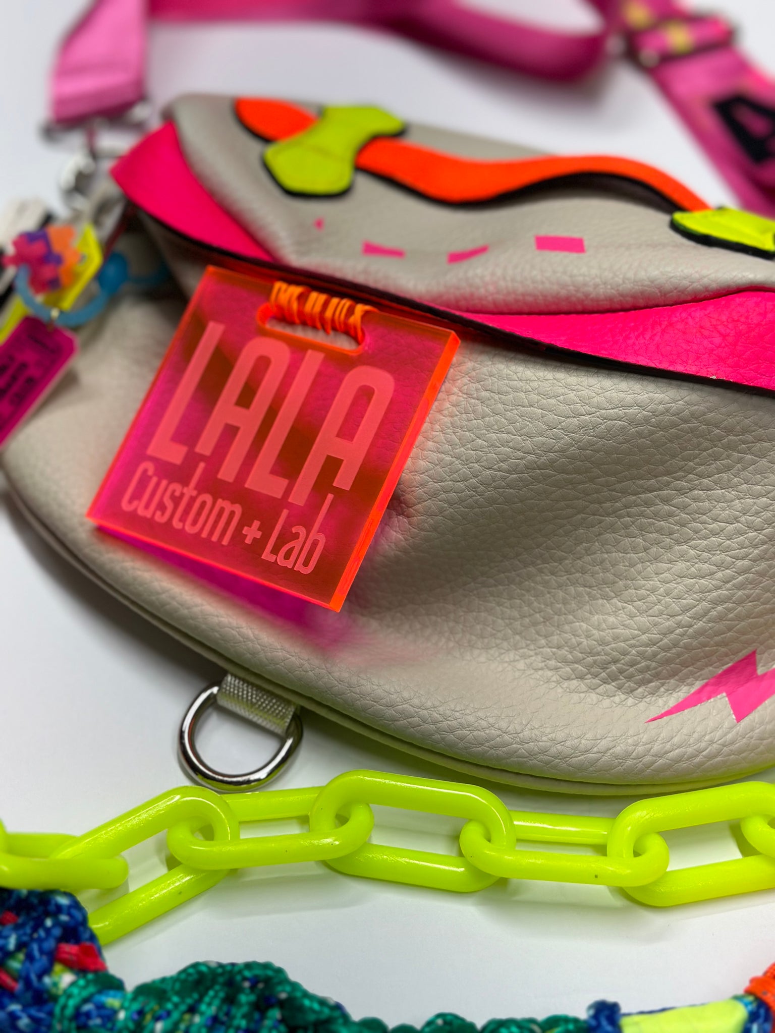 Fanny Pack neon with  asoorted accesories