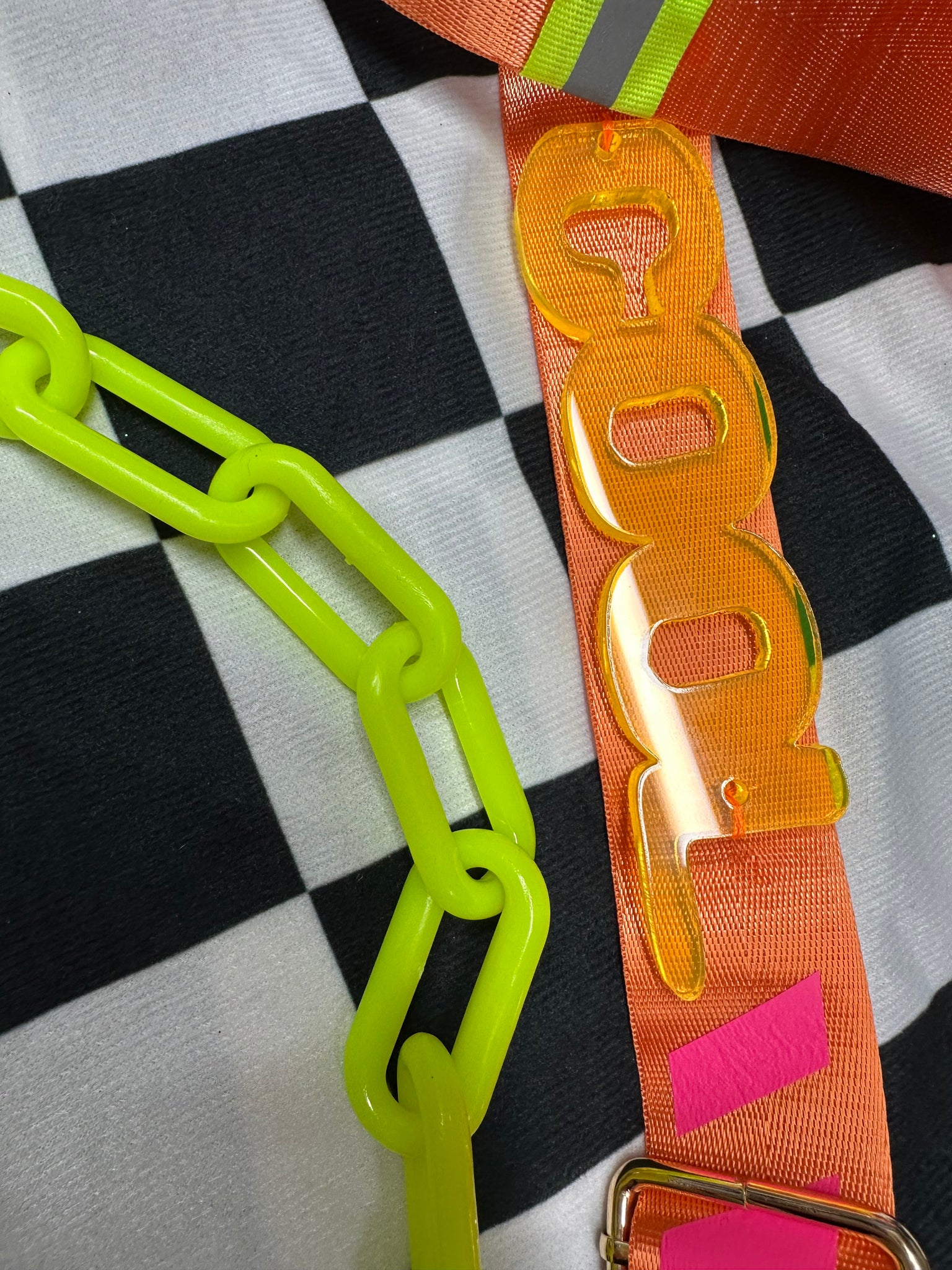 Fanny Pack neon with  asoorted accesories