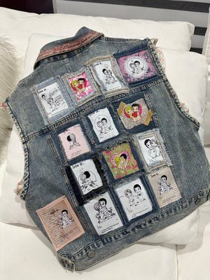 Chaleco : [vest] “ Amor es”