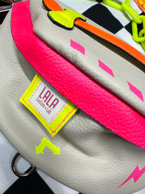 Fanny Pack neon with  asoorted accesories