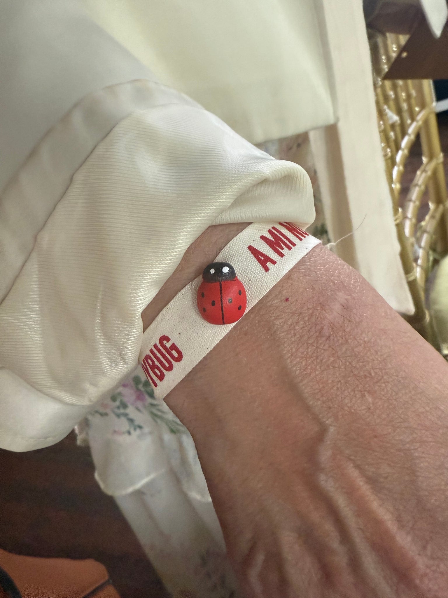 A mi no me cae ni Coquito pulsera sencilla con leyenda..