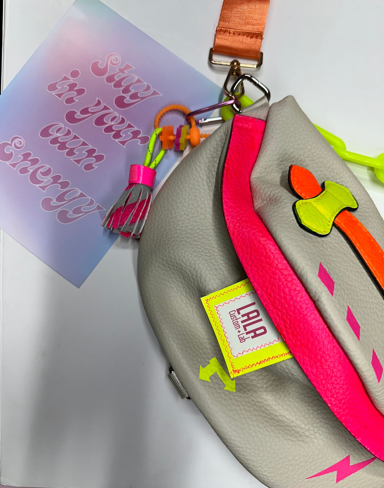 Fanny Lab Fanny Pack neon with asoorted accesories – Lala Custom Lab