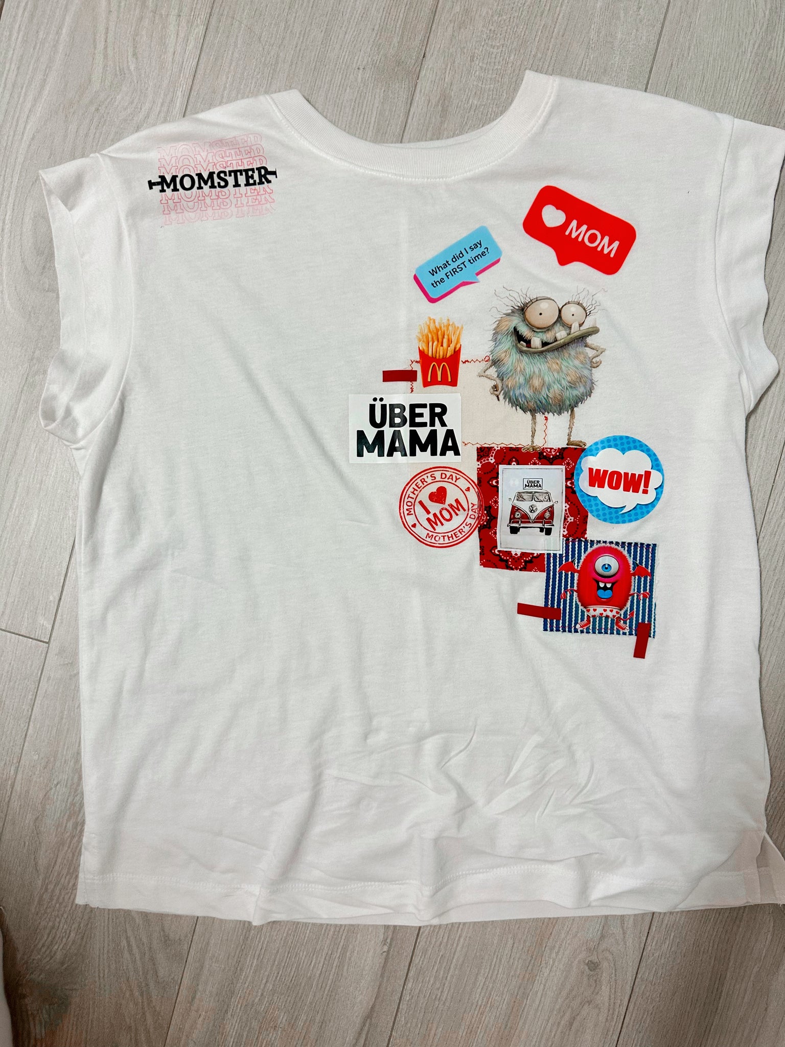 MOMSTER TEE